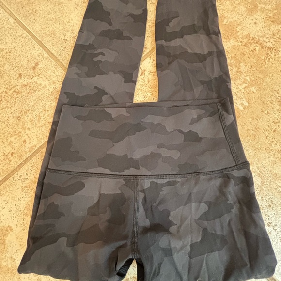 Lululemon Black Camo Leggings - Picture 6 of 7